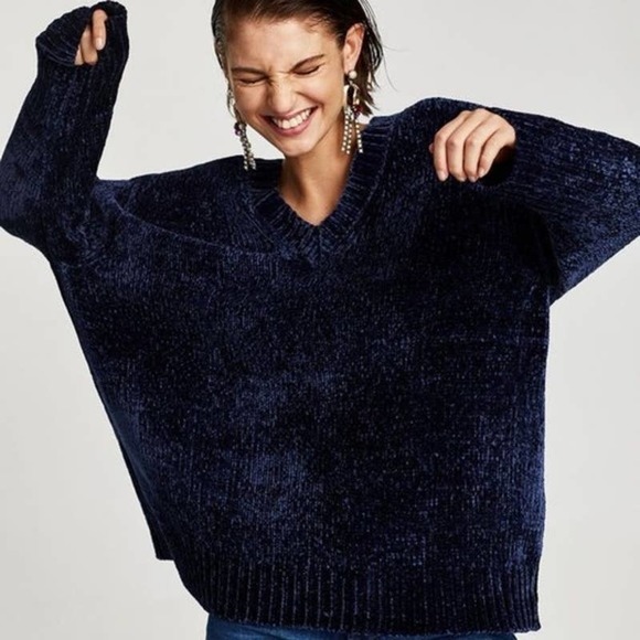 Zara Sweaters - ZARA chunky knit oversized full chenille v neck navy blue cozy sweater top